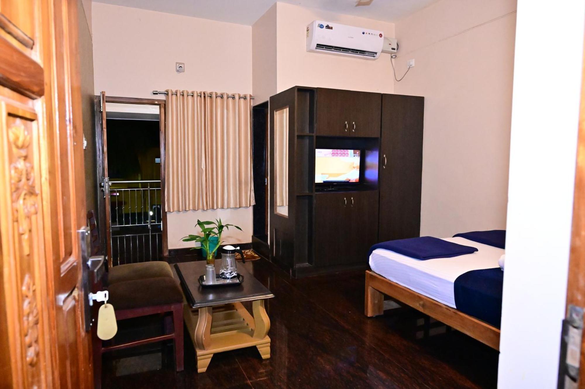 Jaya Paradise Māvalli Exterior photo