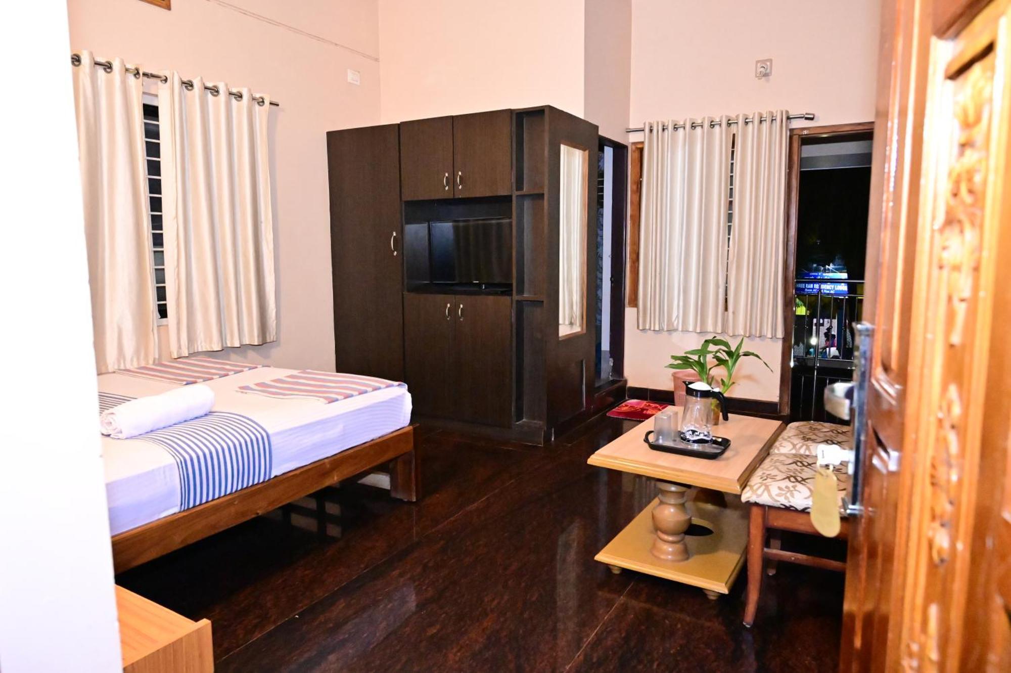 Jaya Paradise Māvalli Exterior photo